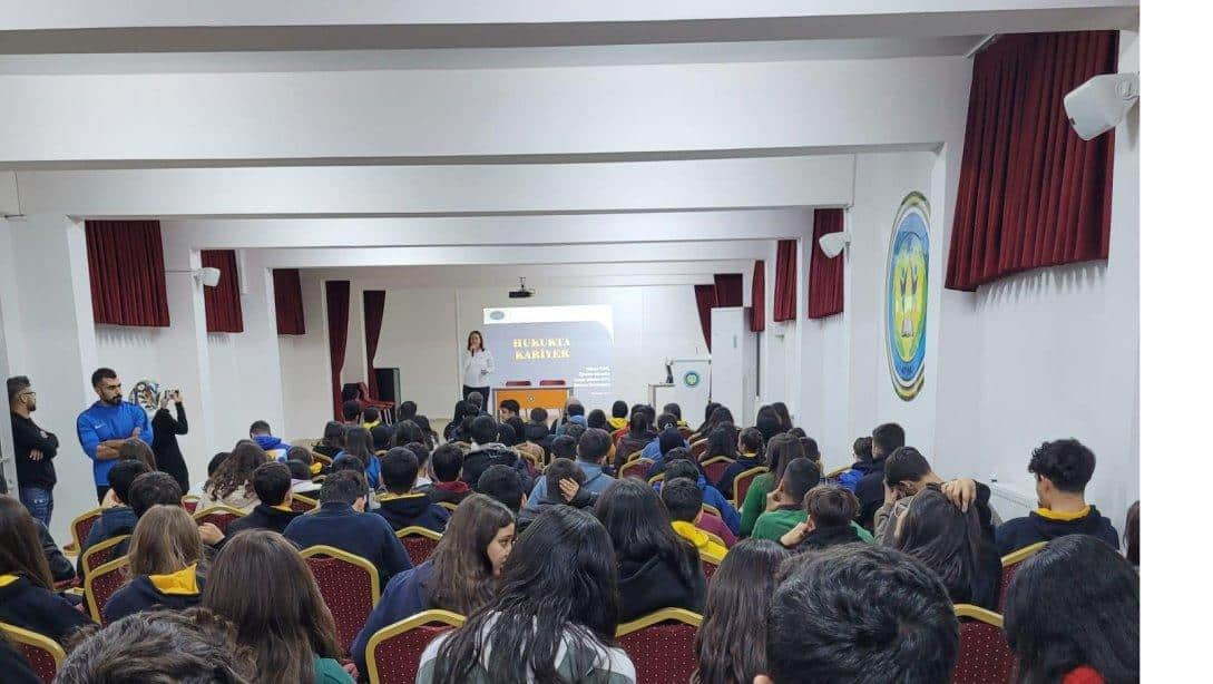 Gültepe Anadolu Lisesine Hukukta Kariyer Konferansı Düzenlendi